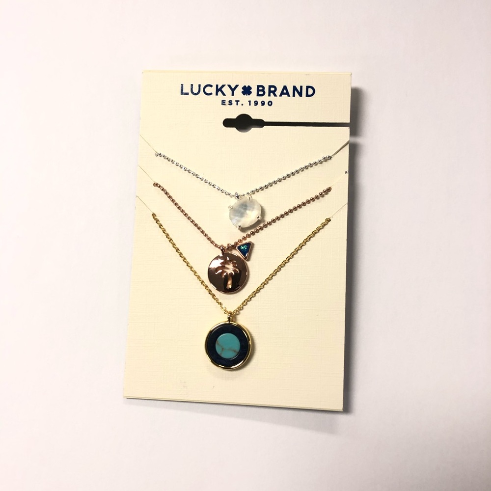 Lucky Brand a pack of 3 necklaces
